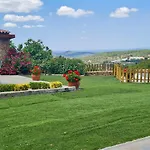 Sierra De Aguafria. El Robledillo בית כפרי